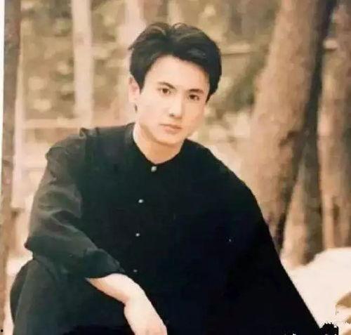 爱豆吃瓜娱乐酱沈腾,从喜剧明星到吃瓜娱乐酱的跨界之旅